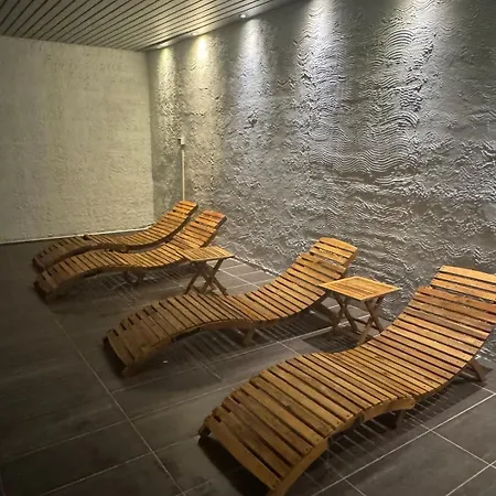 By The - Pool & Sauna *