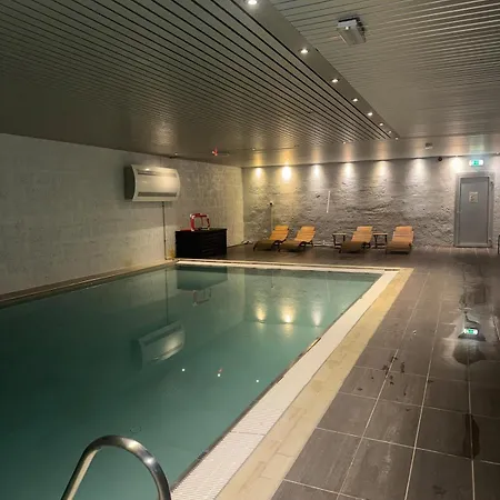 Διαμέρισμα By The - Pool & Sauna *